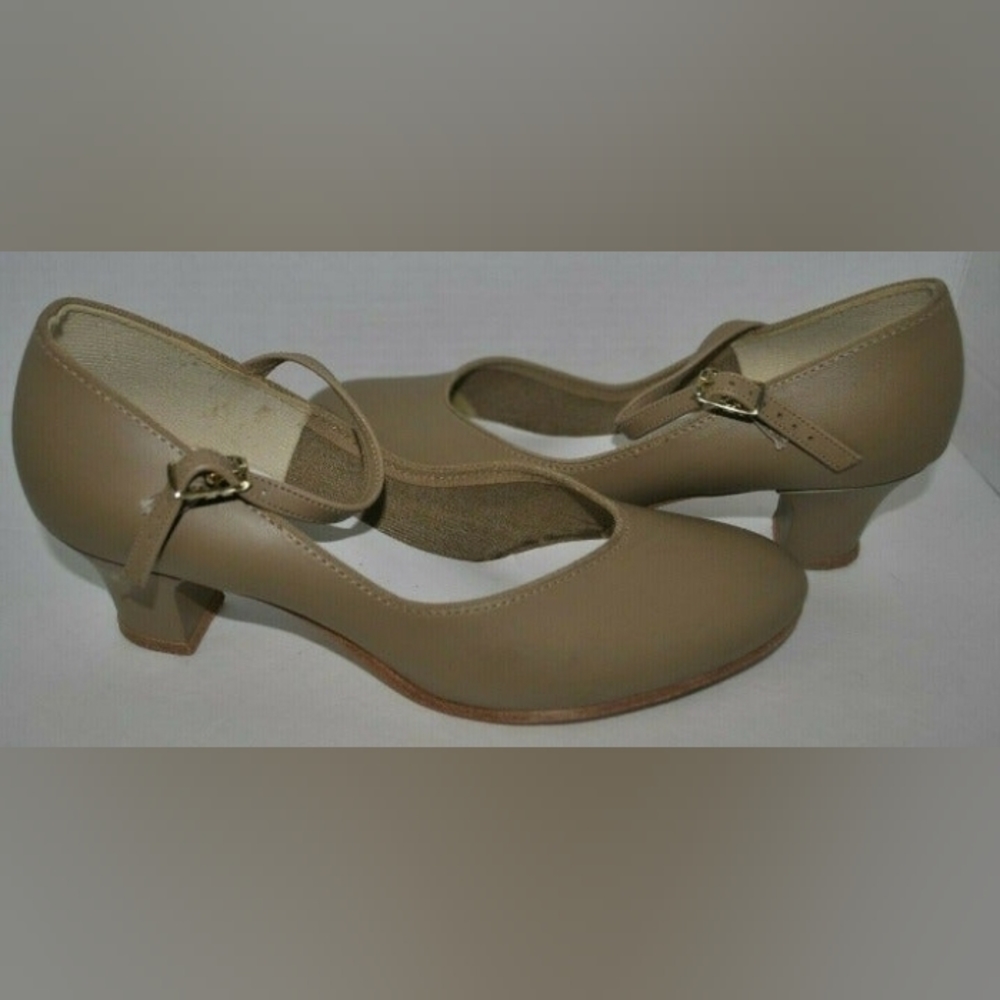 LEO'S DANCE/STAGE WOMEN'S SIZE 7.5 M TAN